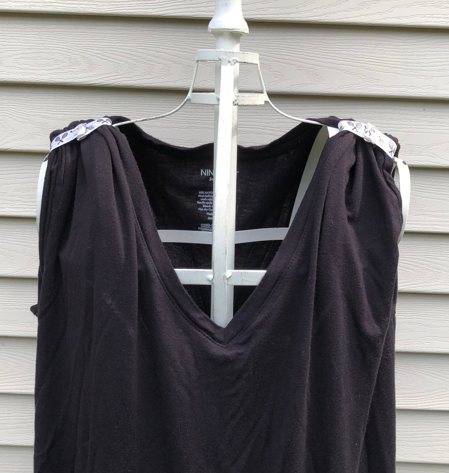 black tshirt with sleeve clips