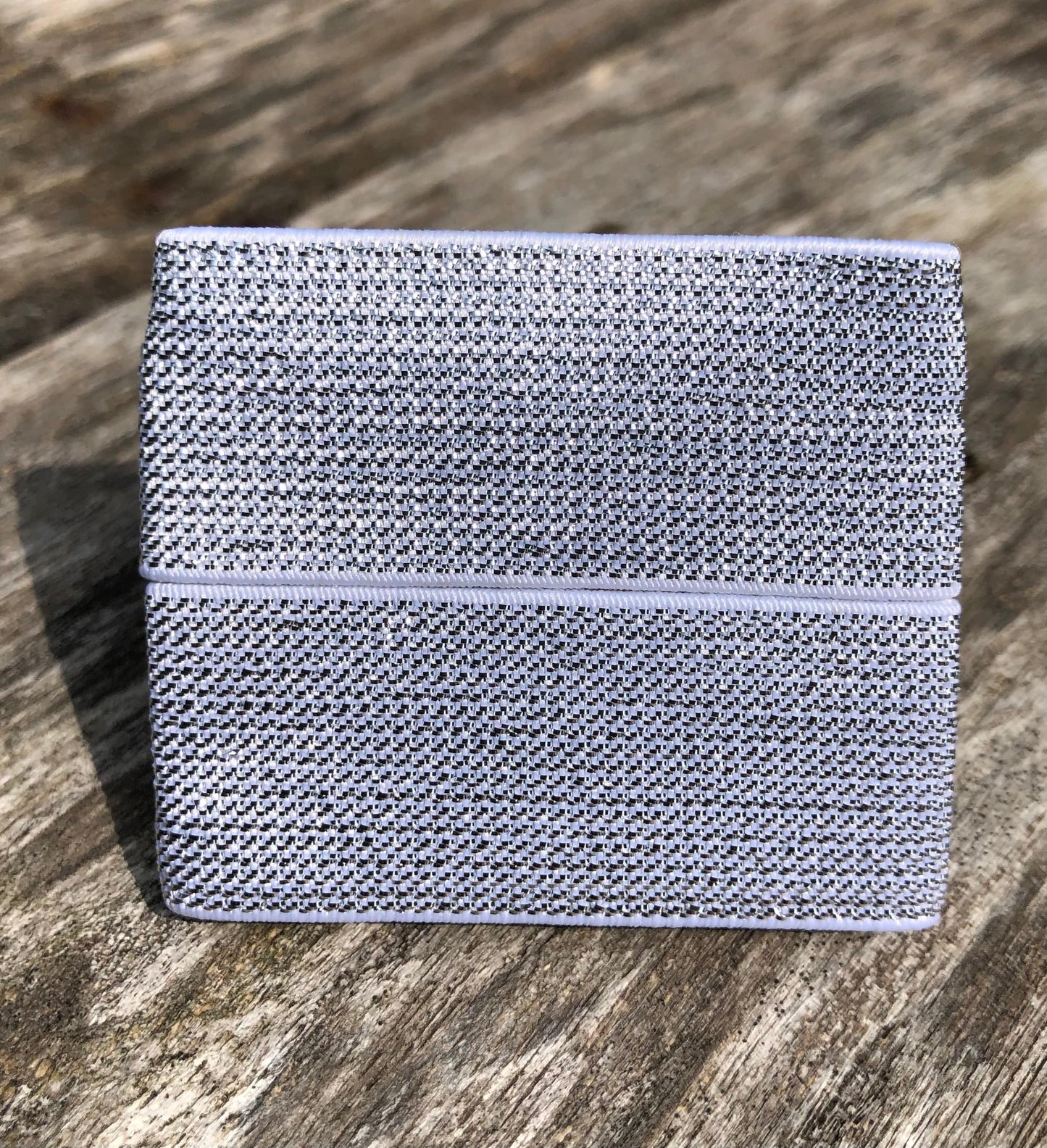 silver and white sleeve clip set