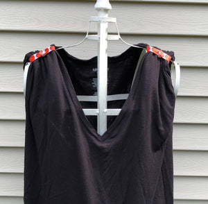 black tshirt with basketball sleeve clips