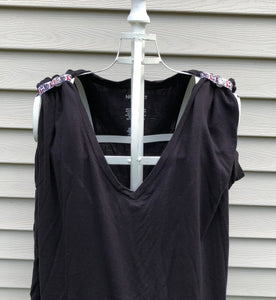 black tshirt with soccer sleeve clips