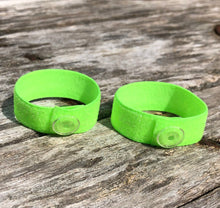 Load image into Gallery viewer, pair of sparkly neon green sleeve clips
